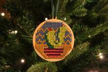 Load image into Gallery viewer, Cross Stitch DIY Kit – Cactus set of 3