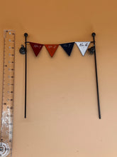 Load image into Gallery viewer, Mini rusty flags: Dollhouse garden décor
