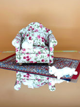 Load image into Gallery viewer, Dollhouse furniture, tiny retro sofa, dollhouse England countryside floral couches
