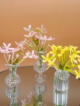 Load image into Gallery viewer, Glass vase with yellow flower Set of 3
