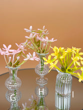 Load image into Gallery viewer, Glass vase with yellow flower Set of 3
