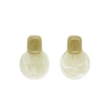 Load image into Gallery viewer, Vintage style acrylic stud earrings - white
