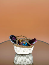 Load image into Gallery viewer, Dollhouse toys, Miniature toys, Mini basket set
