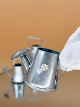 Load image into Gallery viewer, Metal watering cans set of 3
