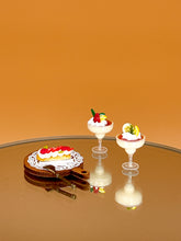 Load image into Gallery viewer, Strawberry cake, cocktail set
