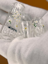 Load image into Gallery viewer, Dollhouse glassware, Daisy glass jar and glasses, Mini kitchenware
