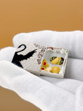 Load image into Gallery viewer, Dollhouse Miniature Japan biscuits box, Tiny Japanese snack gift box
