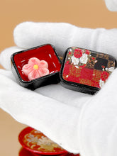 Load image into Gallery viewer, Dollhouse Japanese bento box, Tiny sushi tray
