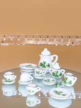 Load image into Gallery viewer, Tea set 2 – Leaves
