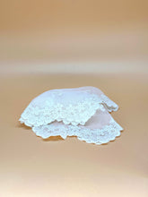 Load image into Gallery viewer, Dollhouse lace table cloth (circle)
