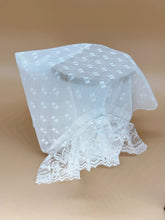 Load image into Gallery viewer, Dollhouse lace table cloth (circle)
