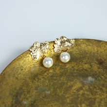 Load image into Gallery viewer, Gold clouds with pearl stud earrings
