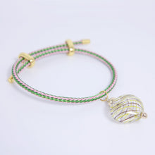 Load image into Gallery viewer, Heart String Bracelet - Pink &amp; Green

