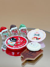 Load image into Gallery viewer, Dollhouse gingerbread-man, Christmas plate cake set
