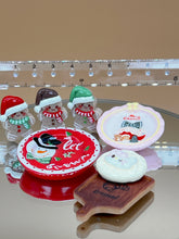 Load image into Gallery viewer, Dollhouse gingerbread-man, Christmas plate cake set
