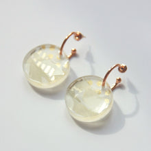 Load image into Gallery viewer, Gold hoop earrings with resin pendant - Gold dots
