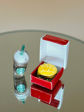 Load image into Gallery viewer, Miniature burger &amp; Drink: Dollhouse Fast Food - Red
