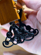 Load image into Gallery viewer, Dollhouse Miniature Sewing Machine: Vintage Style Table &amp; Accessories
