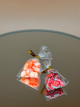 Load image into Gallery viewer, Orange &amp; strawberry slice set: Mini Fruit Slice Set: Dollhouse Miniature Food
