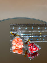 Load image into Gallery viewer, Orange &amp; strawberry slice set: Mini Fruit Slice Set: Dollhouse Miniature Food
