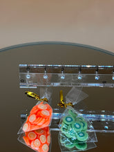 Load image into Gallery viewer, Orange &amp; kiwi slice set: Mini Fruit Slice Set: Dollhouse Miniature Food
