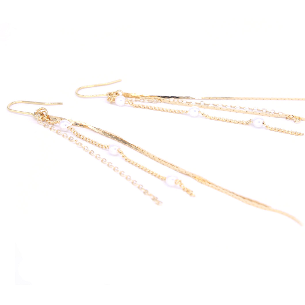 Chain pearl earrings