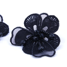 Load image into Gallery viewer, Black flower stud earrings
